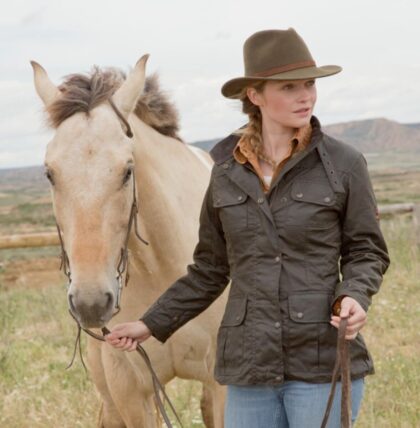 Scippis Mildura Oilskin-Jacke oliv Outdoor Oilskin Jacken Oliv female main image Western Wear